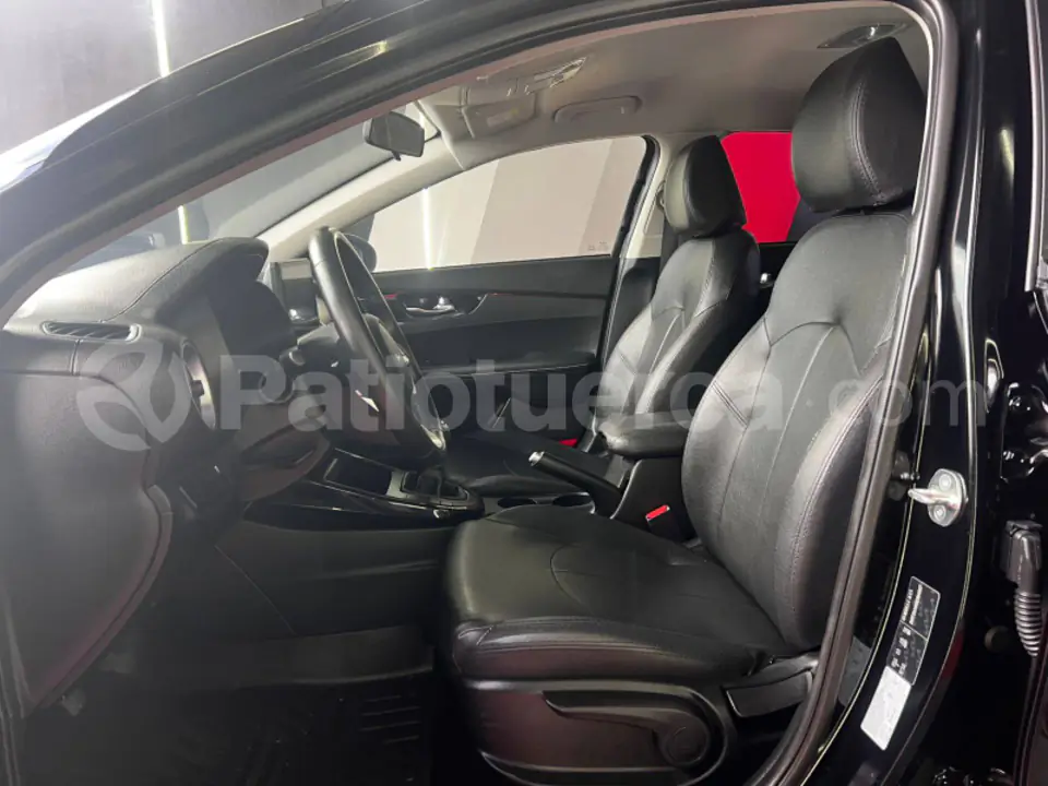 Foto 8 de Kia Cerato R