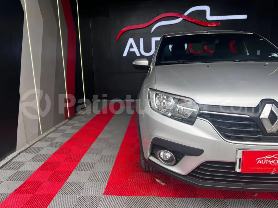 Foto 2 de Renault Logan