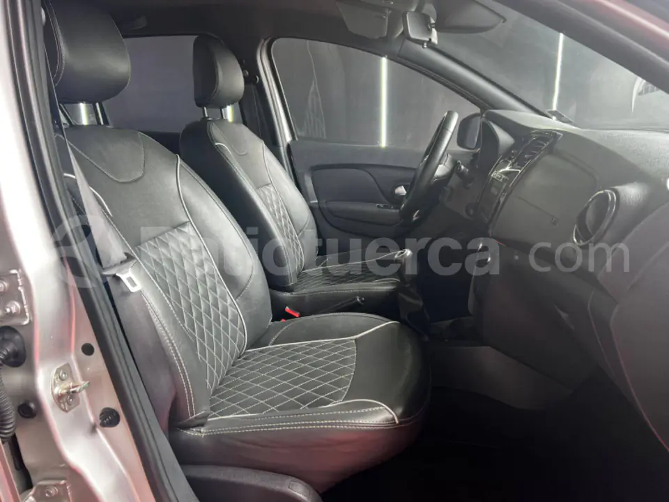 Foto 13 de Renault Logan