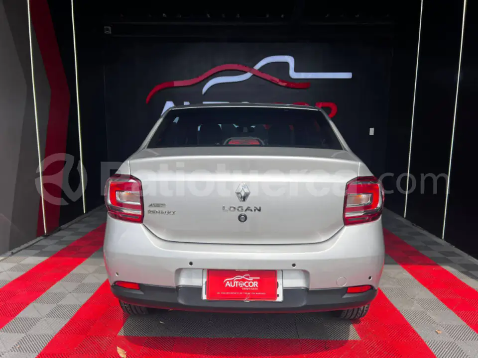 Foto 22 de Renault Logan