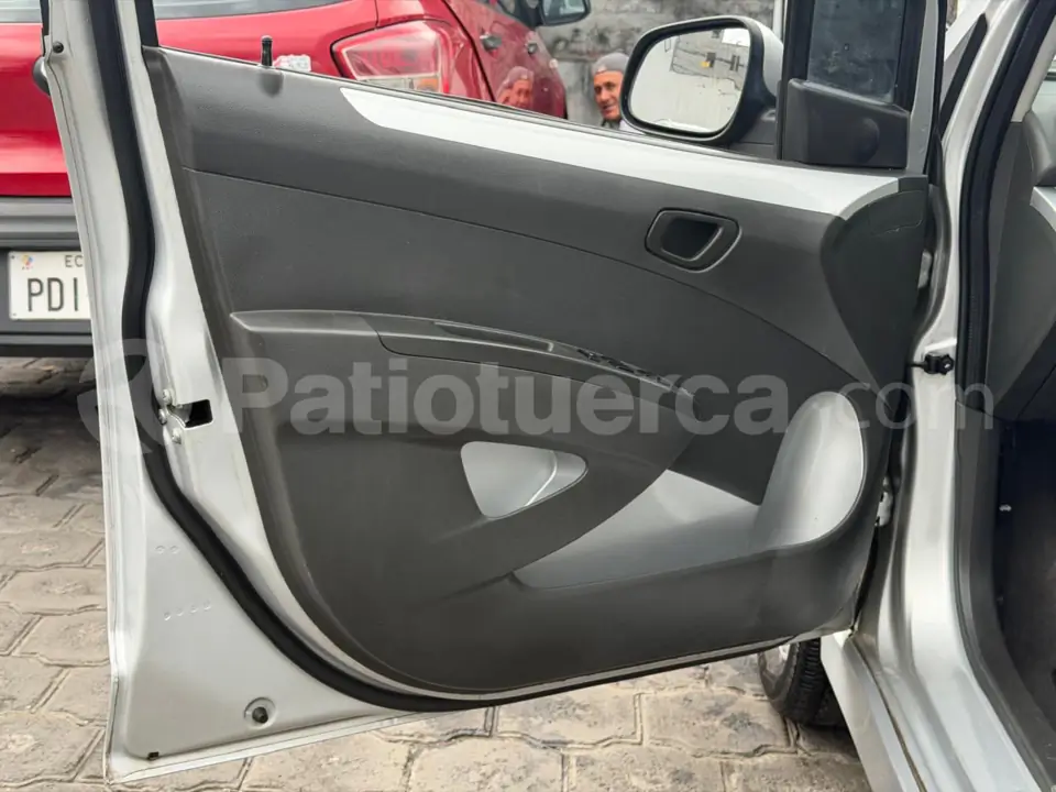 Foto 10 de Chevrolet Spark GT FULL