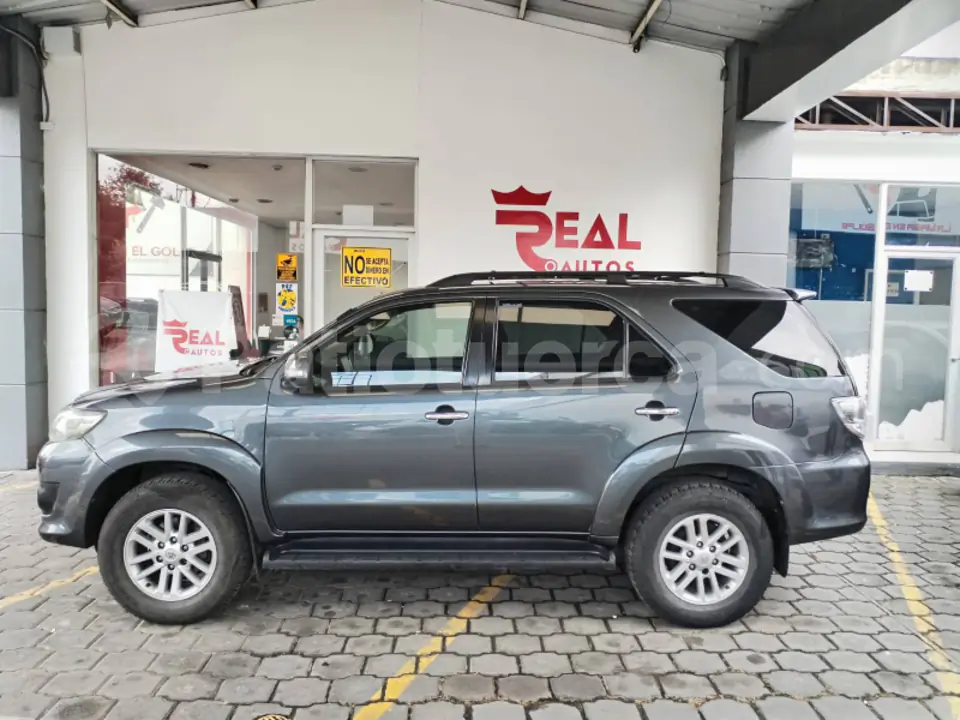 Foto 4 de Toyota Fortuner 2.7