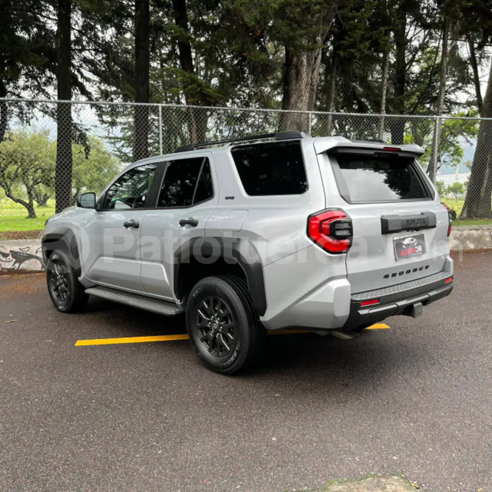 Foto 4 de Toyota 4Runner SR5