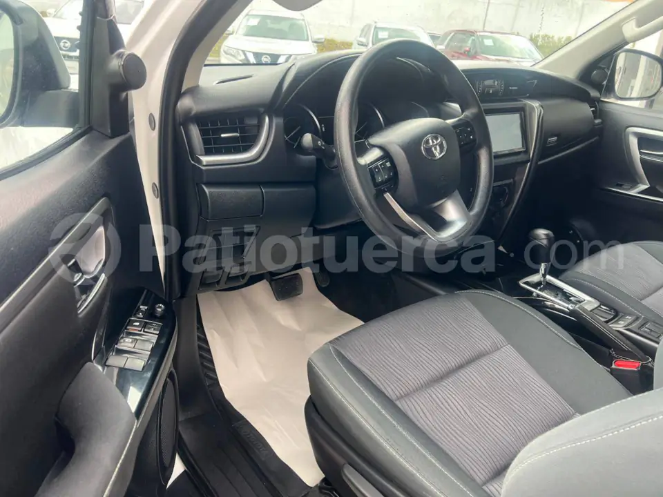 Foto 6 de Toyota Fortuner 2.7