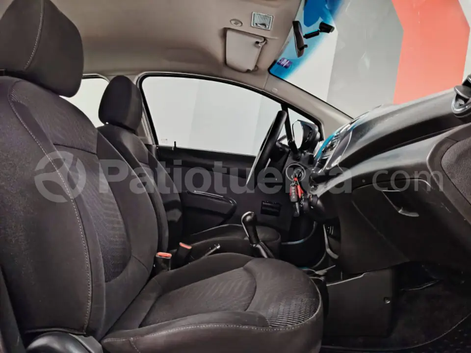 Foto 14 de Chevrolet SPARK GT LS