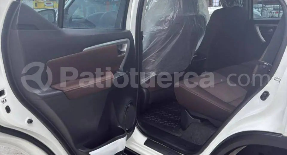 Foto 9 de Toyota New Fortuner