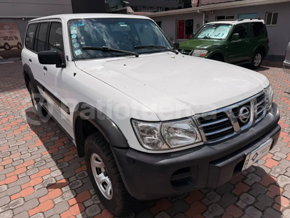 Foto 3 de Nissan Patrol