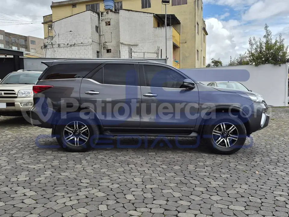 Foto 5 de Toyota New Fortuner