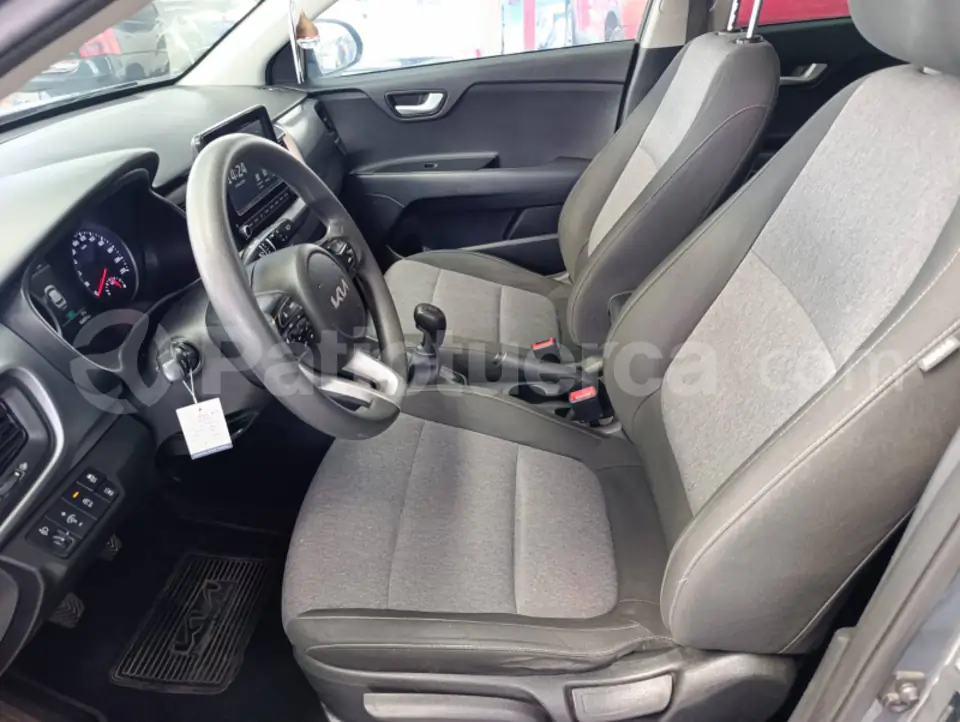 Foto 7 de Kia Stonic LX