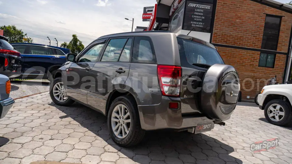 Foto 3 de Suzuki Grand Vitara SZ