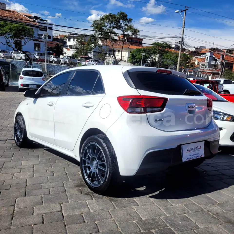 Foto 4 de Kia Rio LX AC
