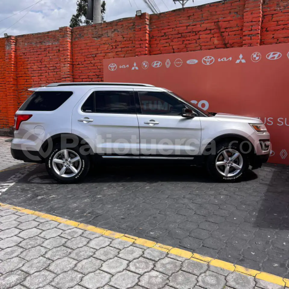 Foto 2 de Ford Explorer XLT