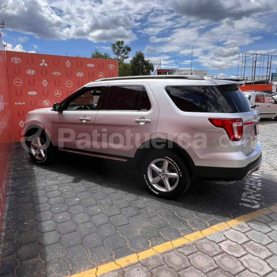 Foto 3 de Ford Explorer XLT