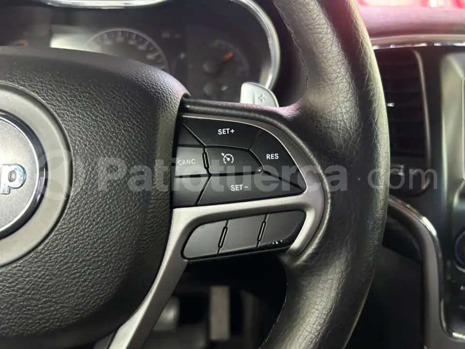 Foto 22 de Jeep Cherokee Laredo