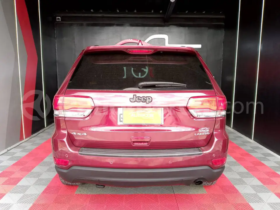 Foto 23 de Jeep Cherokee Laredo