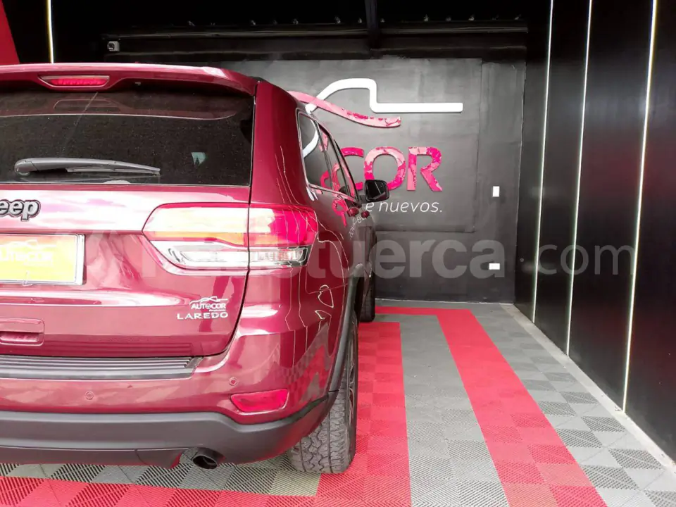 Foto 25 de Jeep Cherokee Laredo