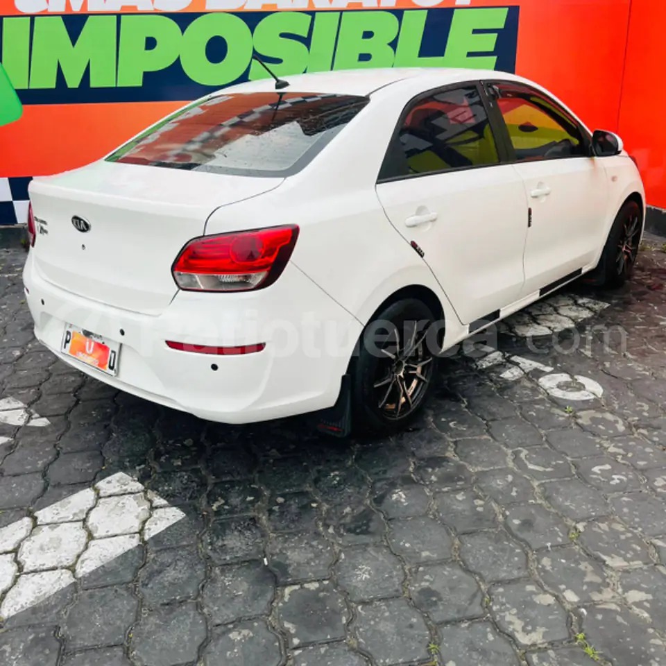 Foto 4 de Kia Soluto LX