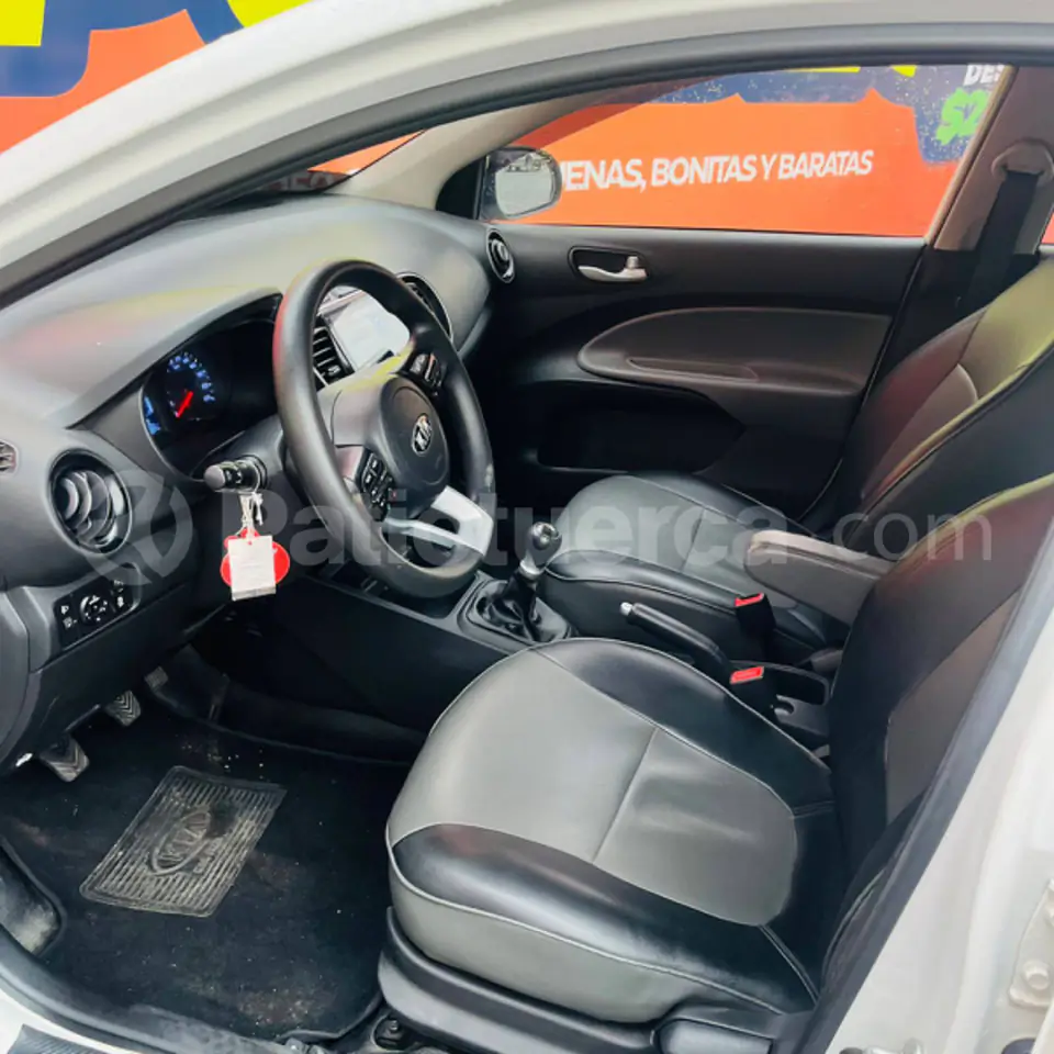 Foto 7 de Kia Soluto LX