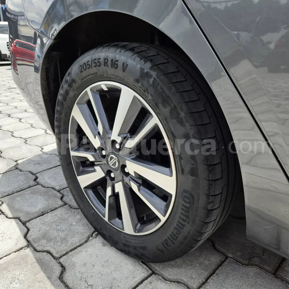 Foto 14 de Nissan VERSA ADVANCE