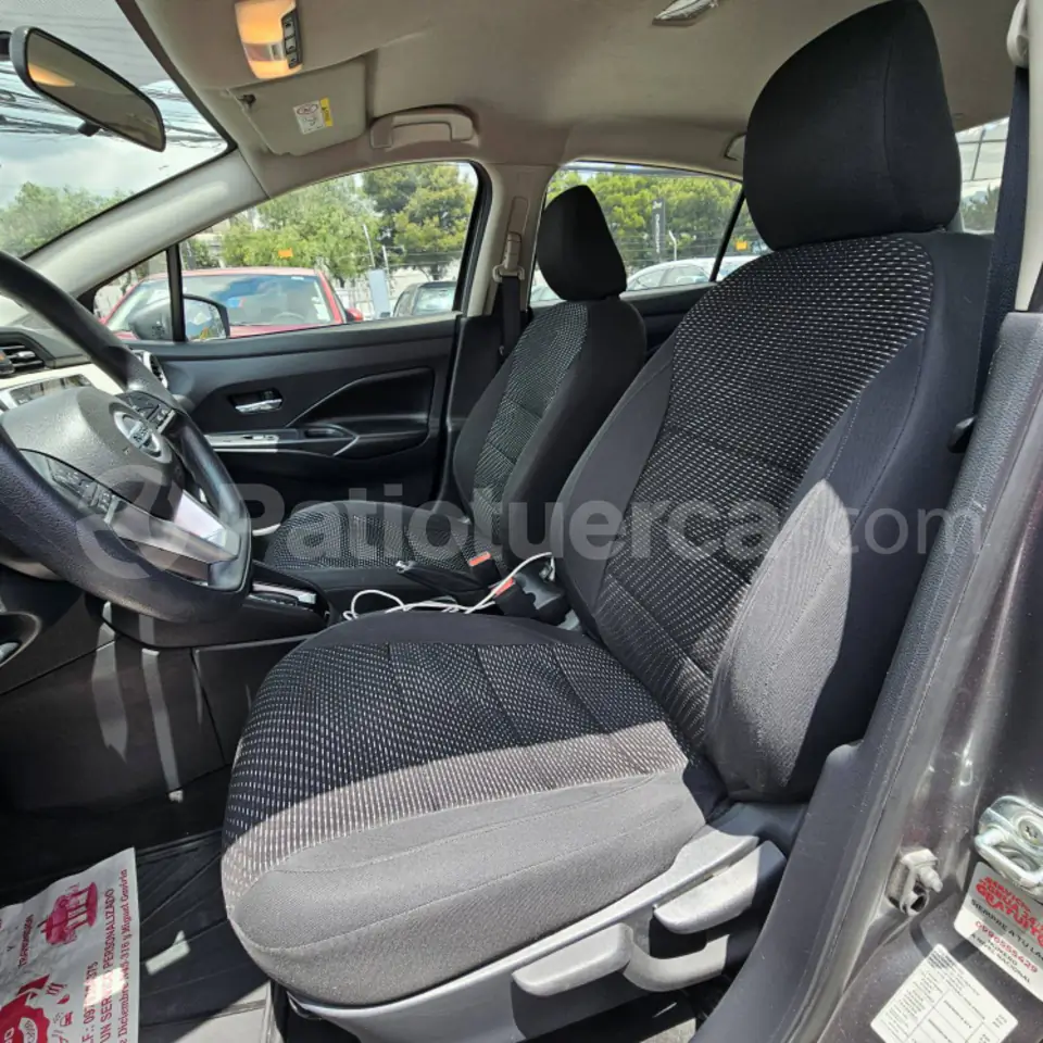 Foto 16 de Nissan VERSA ADVANCE