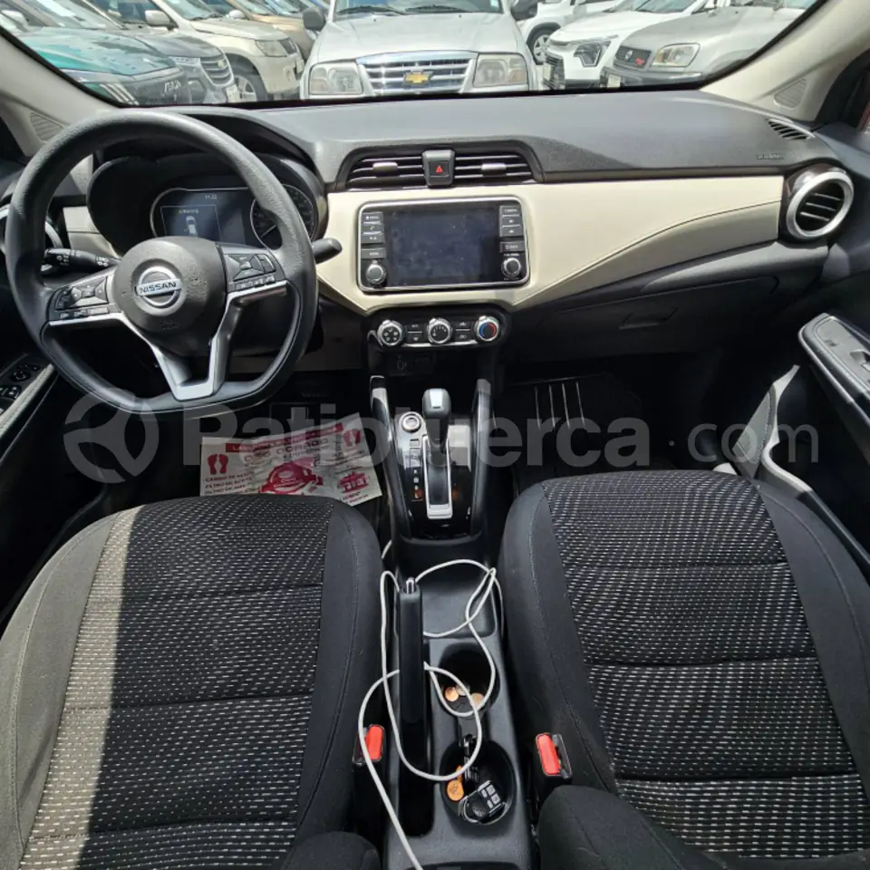 Foto 17 de Nissan VERSA ADVANCE