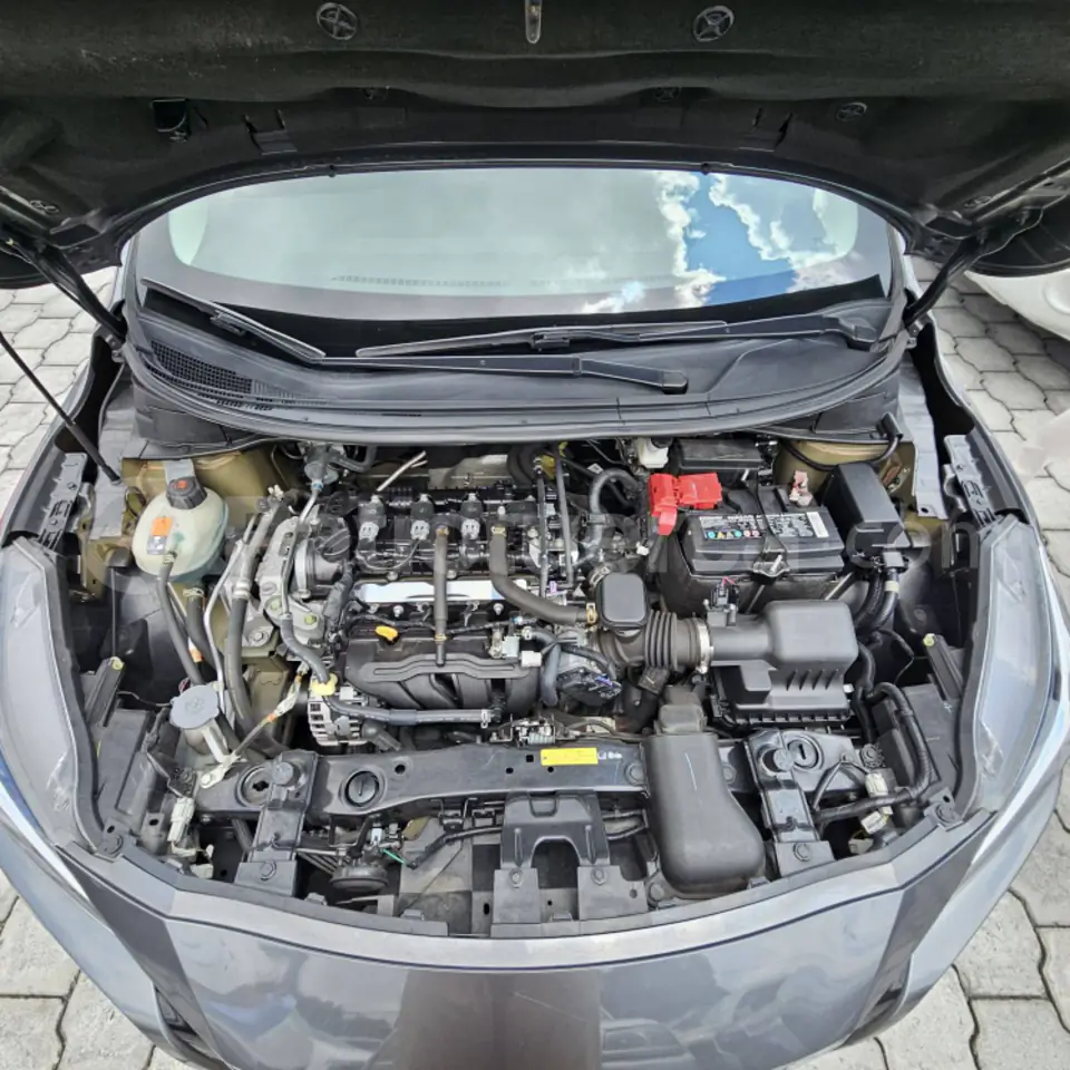 Foto 19 de Nissan VERSA ADVANCE