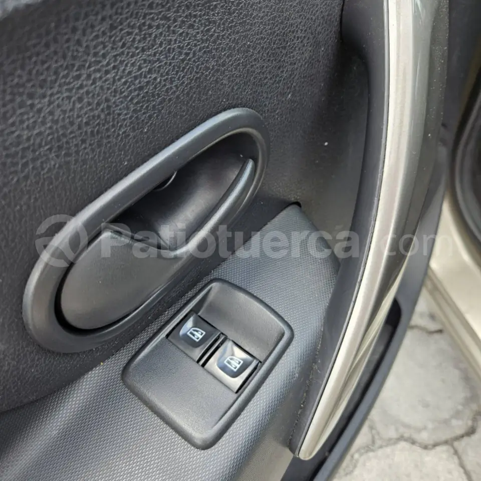 Foto 8 de Renault LOGAN EXPRESSION 1.6