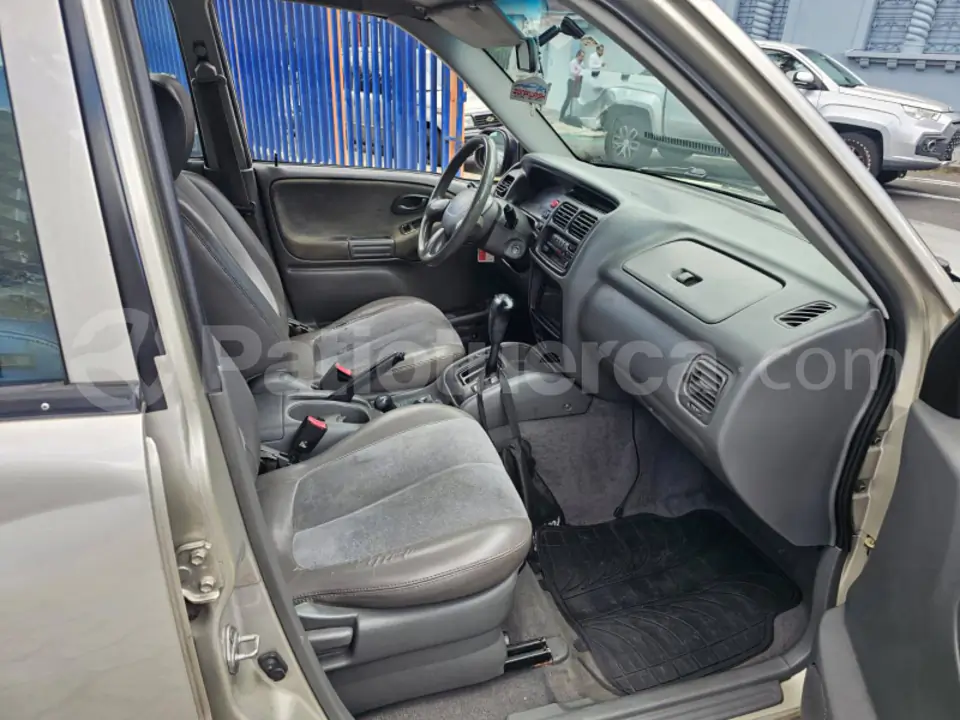Foto 17 de Chevrolet Grand Vitara 5P 4X4