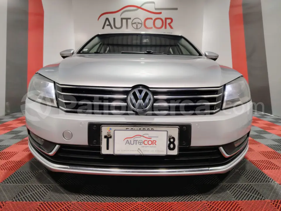 Foto 4 de Volkswagen PASSAT ADVANCE