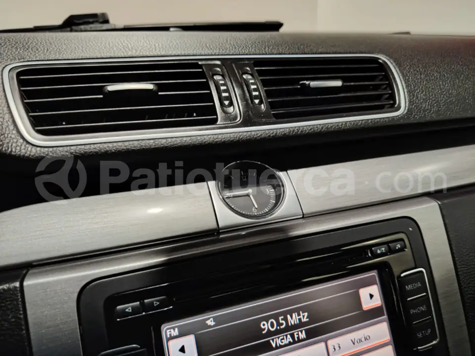 Foto 14 de Volkswagen PASSAT ADVANCE