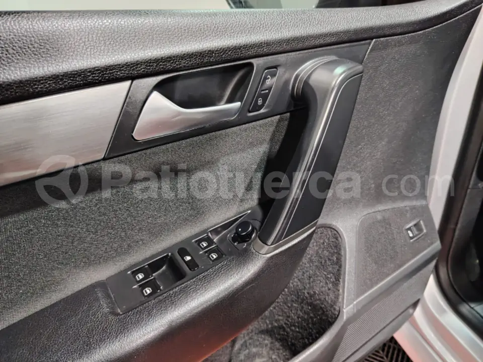 Foto 24 de Volkswagen PASSAT ADVANCE