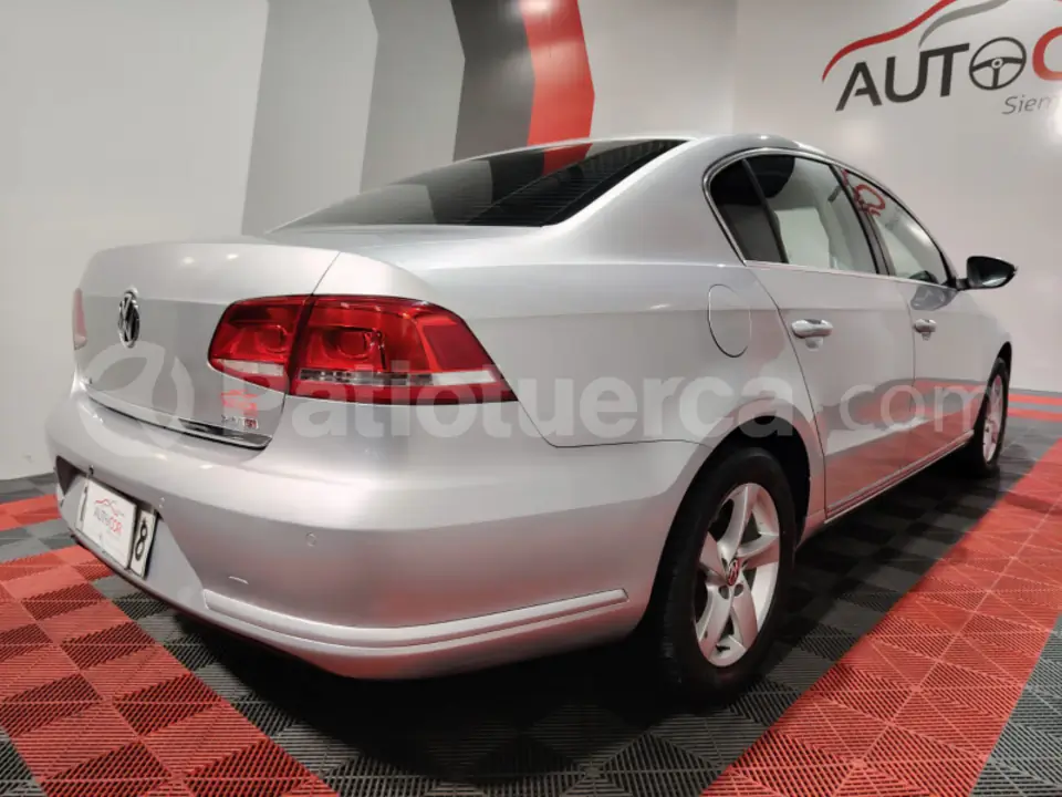 Foto 7 de Volkswagen PASSAT ADVANCE