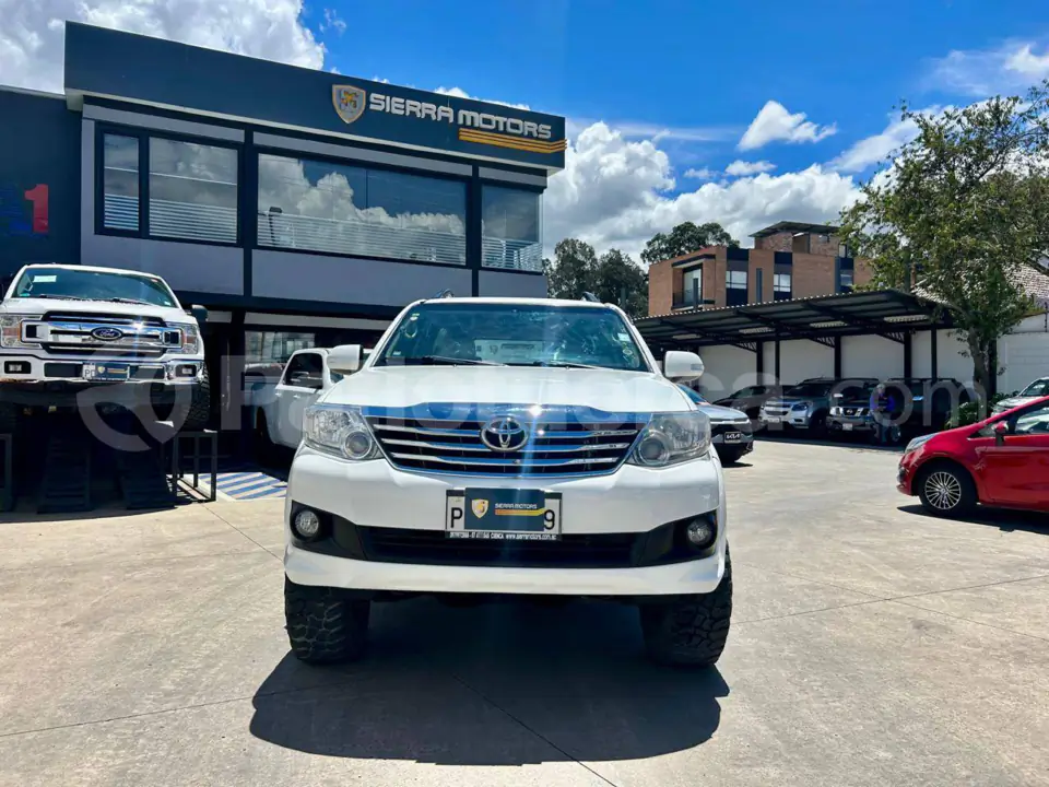 Foto 2 de Toyota Fortuner 2.7