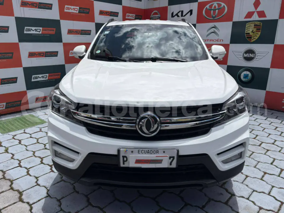 Foto 1 de DongFeng Glory 560