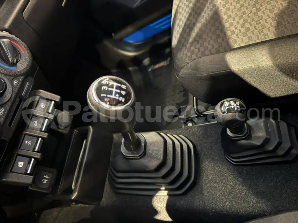 Foto 7 de Suzuki Jimny GL
