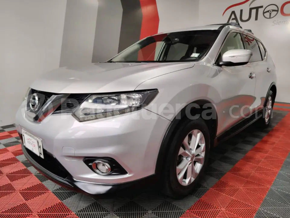 Foto 2 de Nissan XTRAIL SENSE