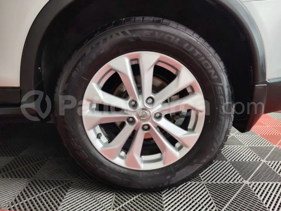 Foto 11 de Nissan XTRAIL SENSE