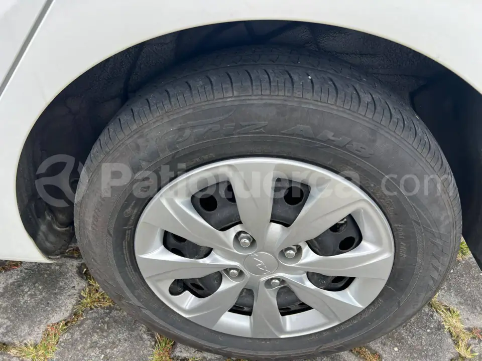 Foto 12 de Kia Soluto LX