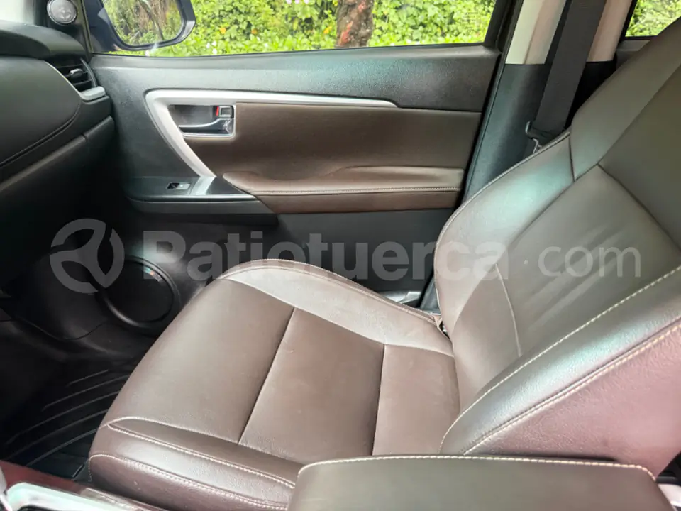 Foto 18 de Toyota New Fortuner