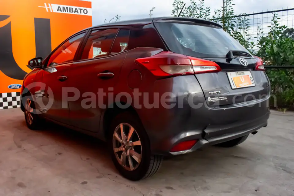 Foto 5 de Toyota Yaris HB