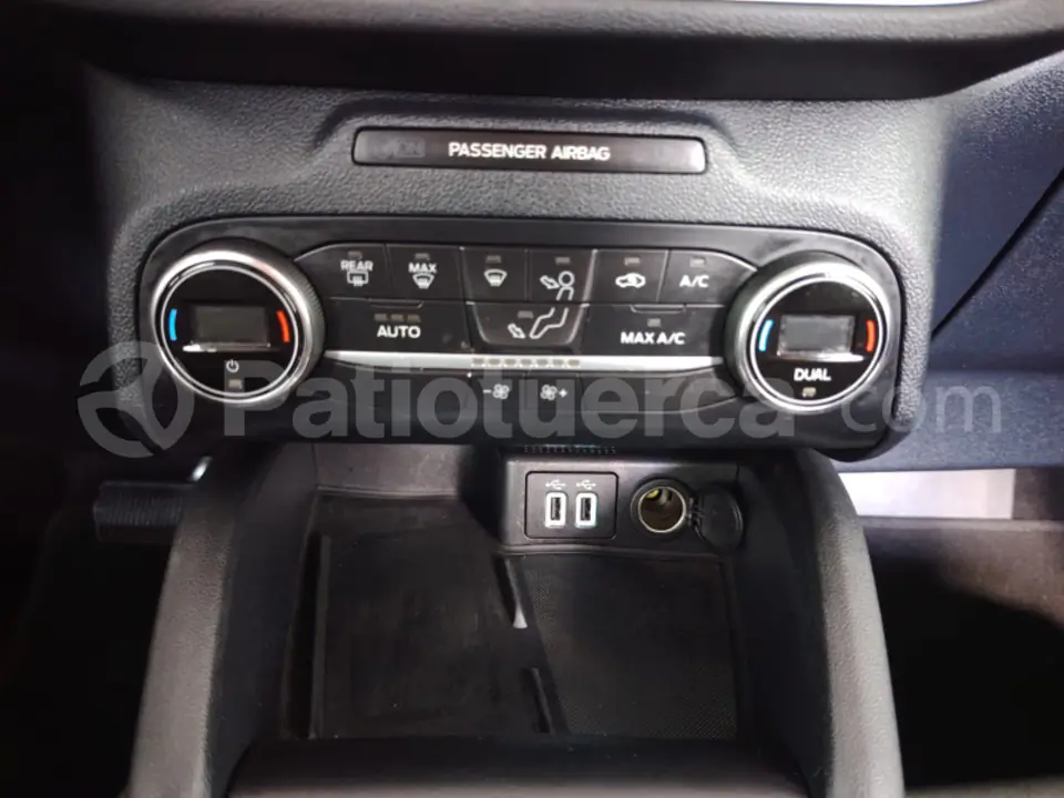 Foto 22 de Ford Escape Trend