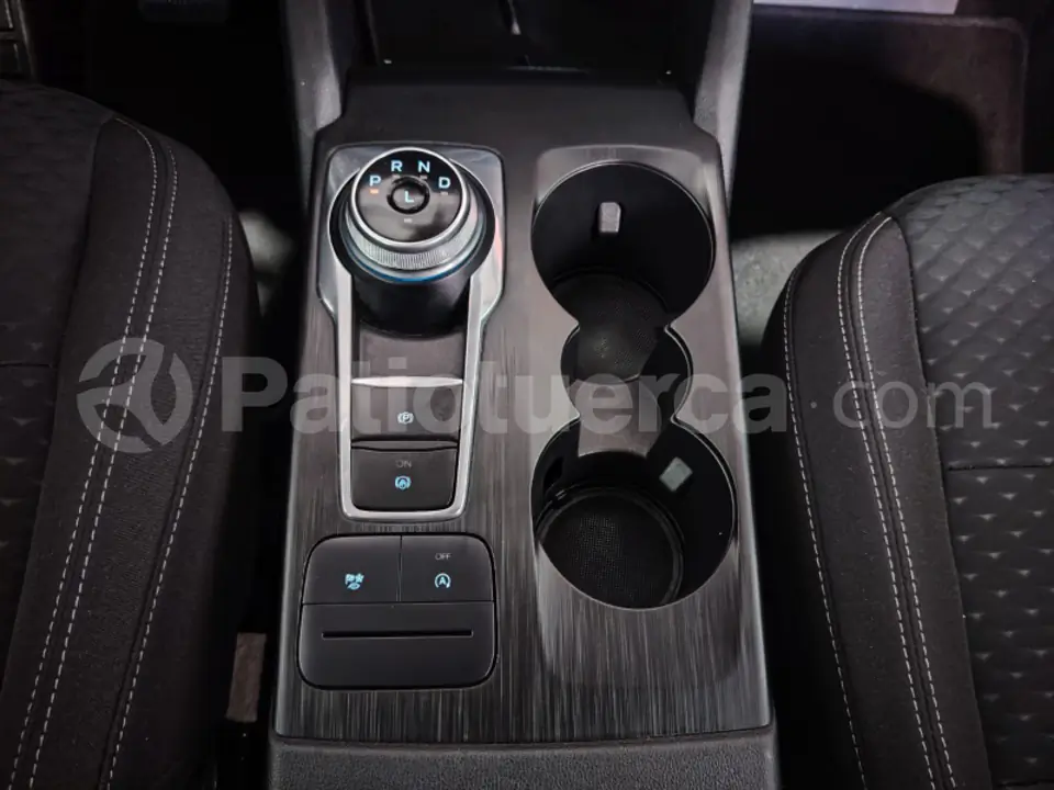 Foto 26 de Ford Escape Trend