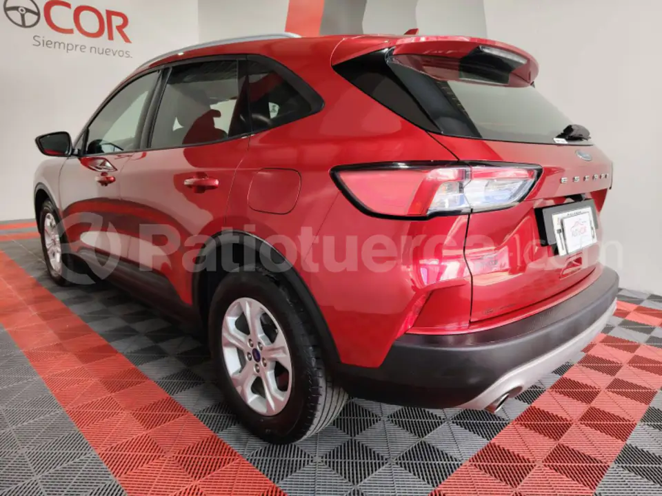 Foto 7 de Ford Escape Trend