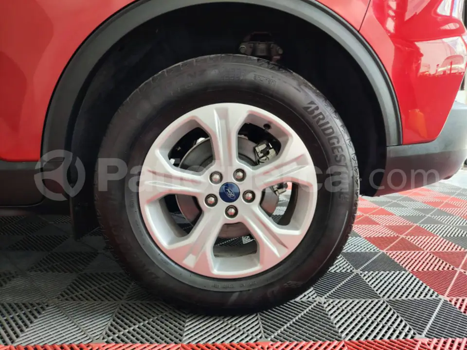 Foto 18 de Ford Escape Trend