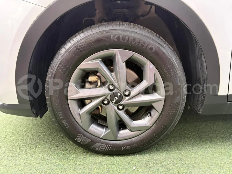 Foto 14 de Kia K3 LX