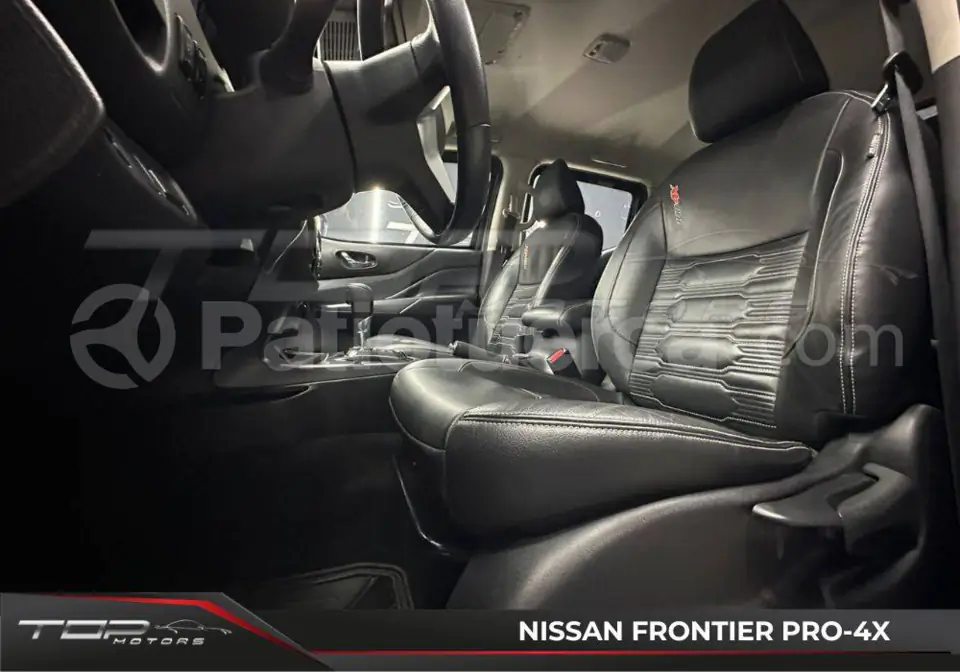 Foto 3 de Nissan FRONTIER PRO 4X