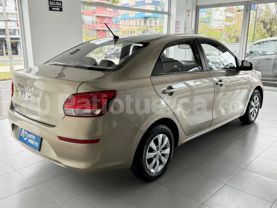 Foto 5 de Kia Soluto LX