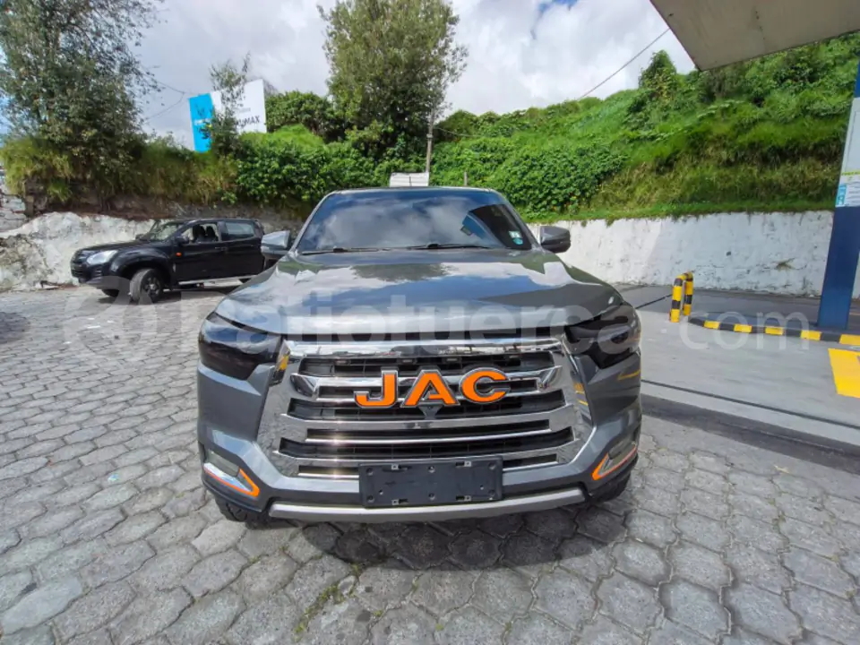 Foto 1 de JAC HFC 1037 DKST