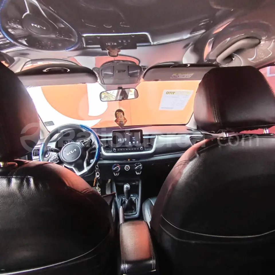 Foto 6 de Kia Stonic LX