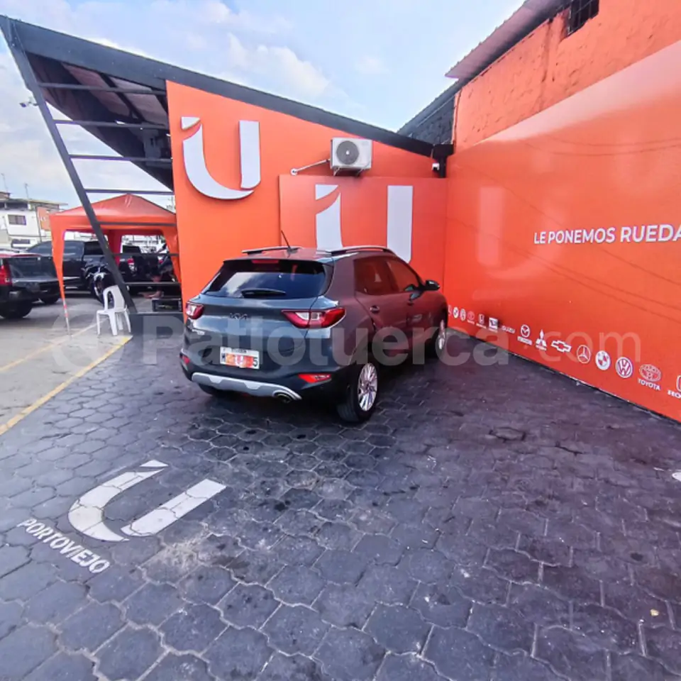 Foto 7 de Kia Stonic LX